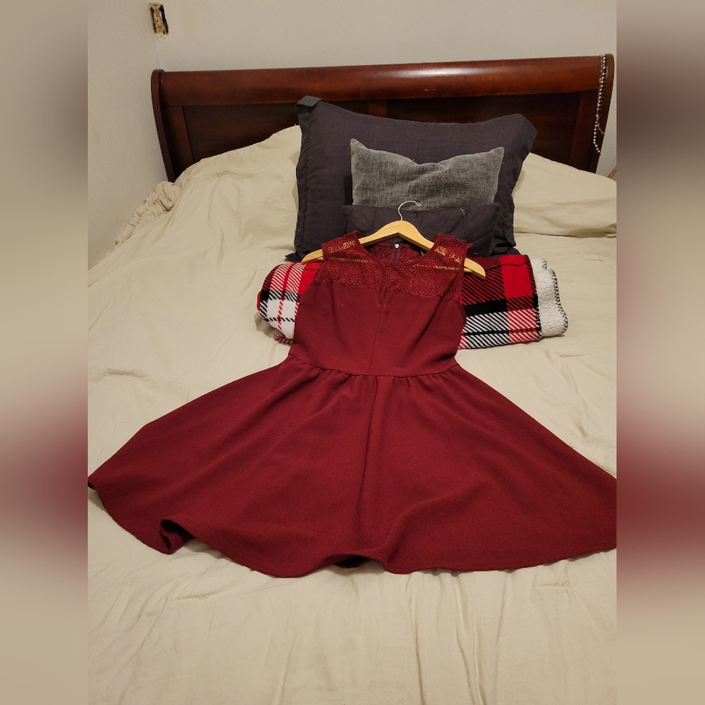 Elegant Burgundy Womens Dress